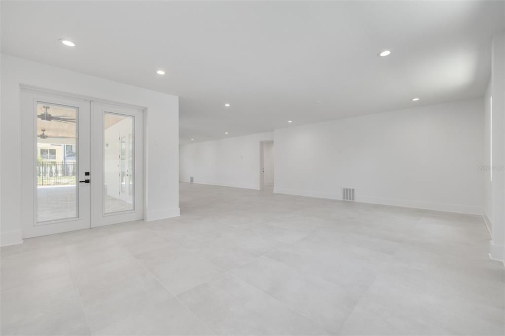 For Sale: $2,395,000 (4 beds, 3 baths, 4348 Square Feet)