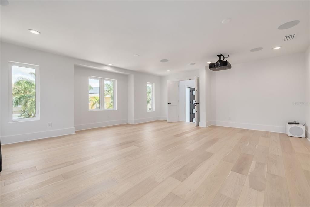 For Sale: $2,395,000 (4 beds, 3 baths, 4348 Square Feet)