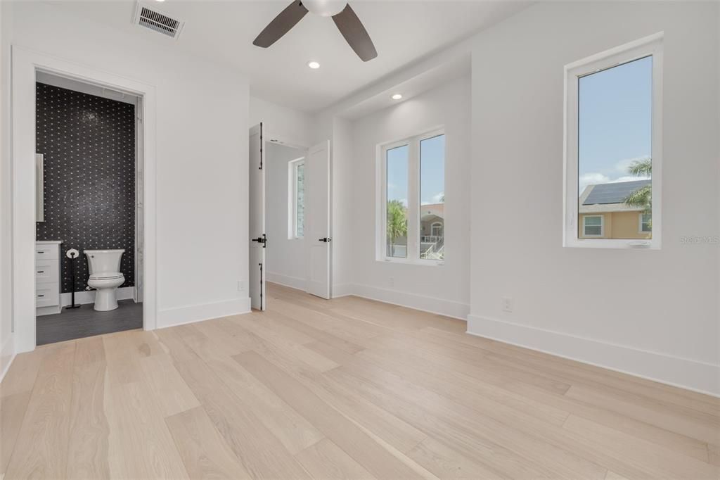 For Sale: $2,395,000 (4 beds, 3 baths, 4348 Square Feet)