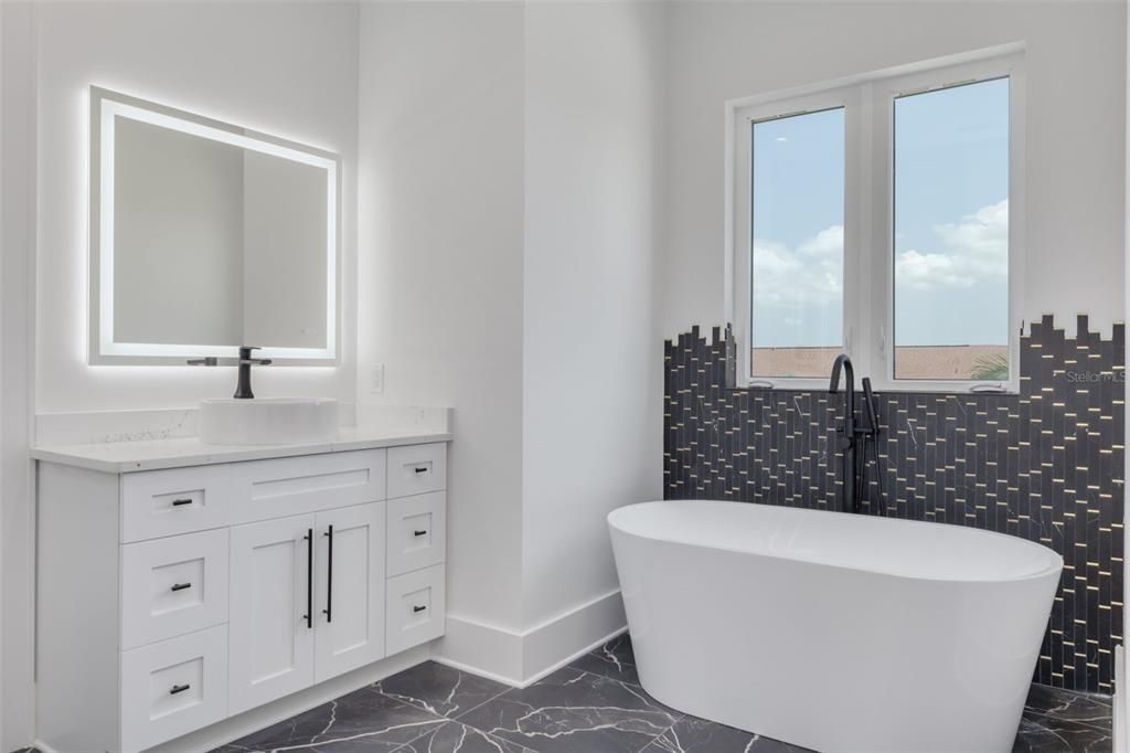 For Sale: $2,395,000 (4 beds, 3 baths, 4348 Square Feet)