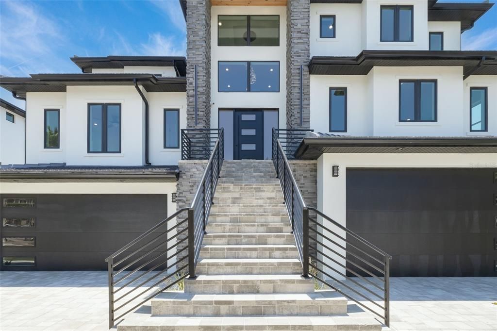 For Sale: $2,395,000 (4 beds, 3 baths, 4348 Square Feet)