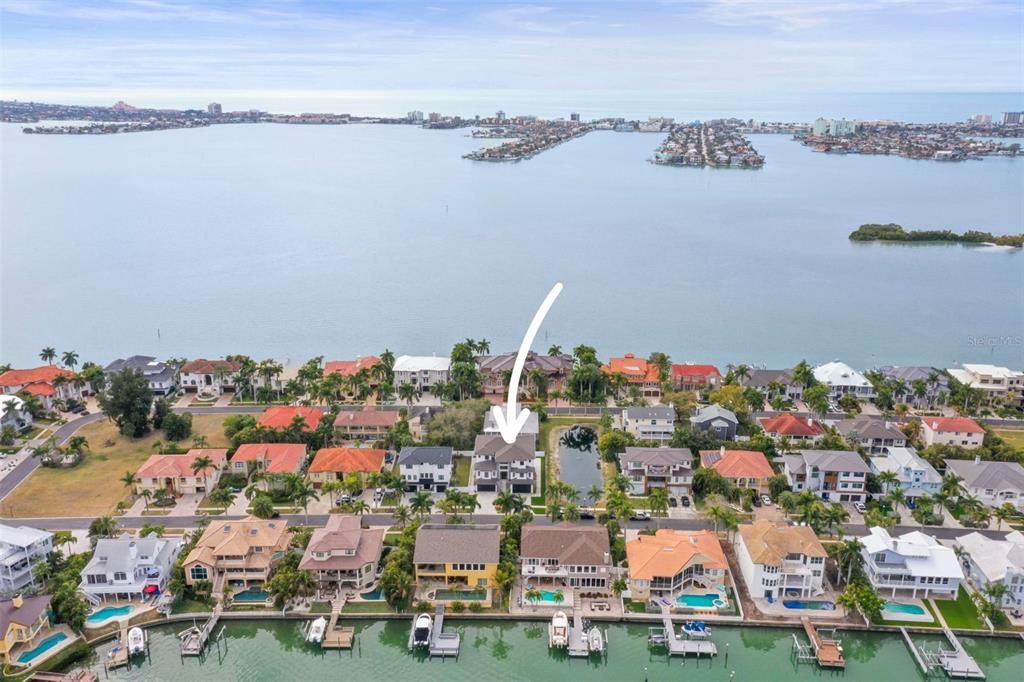 For Sale: $2,395,000 (4 beds, 3 baths, 4348 Square Feet)