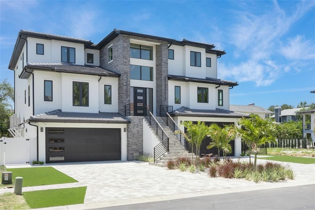 For Sale: $2,395,000 (4 beds, 3 baths, 4348 Square Feet)