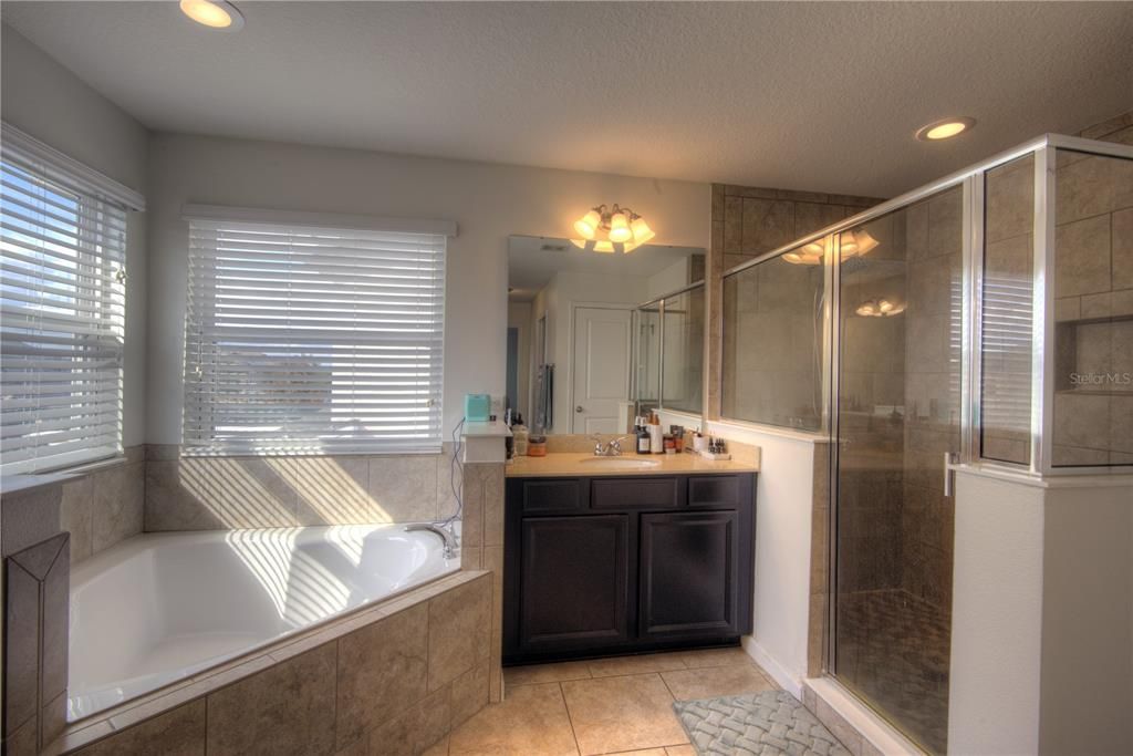 Active With Contract: $575,000 (5 beds, 3 baths, 3508 Square Feet)