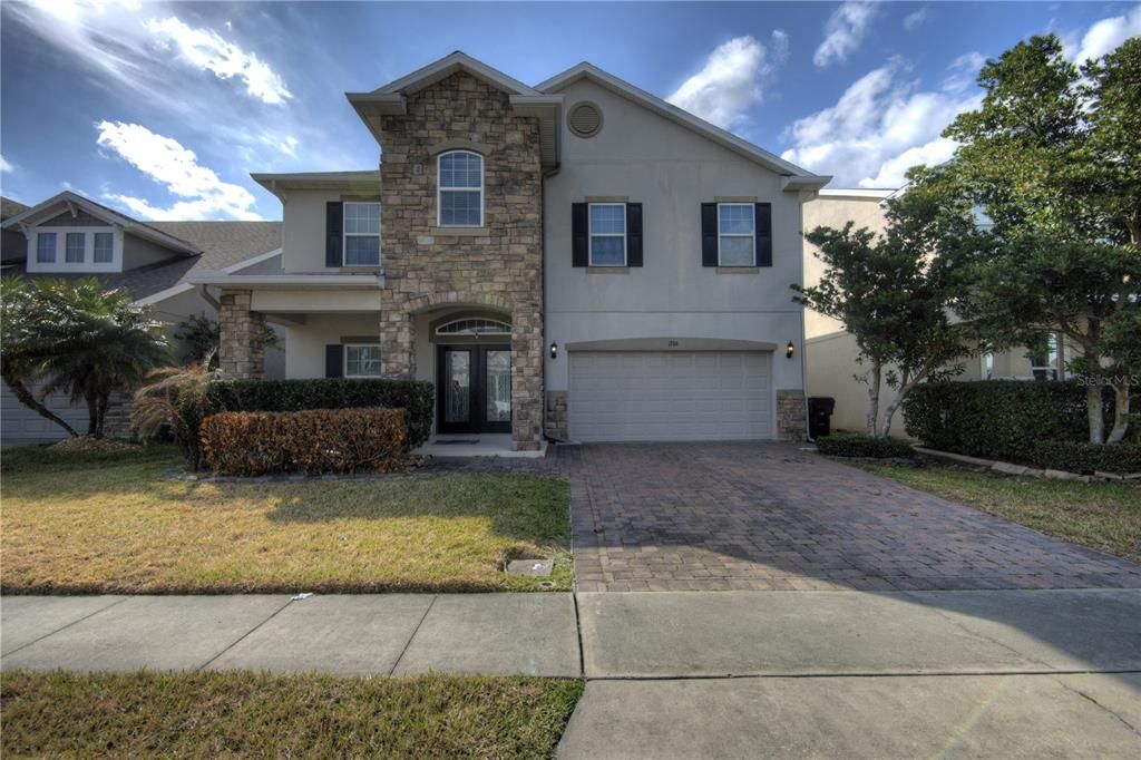 Active With Contract: $575,000 (5 beds, 3 baths, 3508 Square Feet)