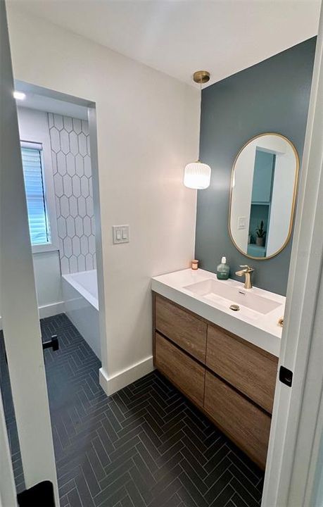 Activo con contrato: $1,499,000 (4 camas, 3 baños, 2798 Pies cuadrados)