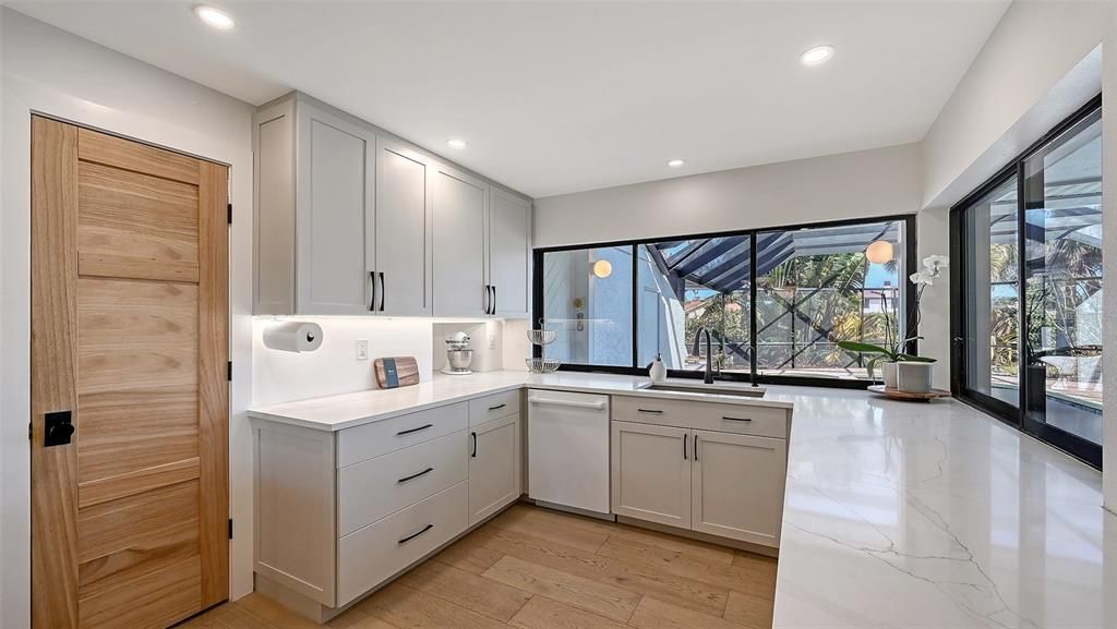 Activo con contrato: $1,499,000 (4 camas, 3 baños, 2798 Pies cuadrados)