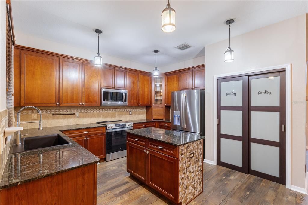 Active With Contract: $580,000 (4 beds, 2 baths, 2539 Square Feet)