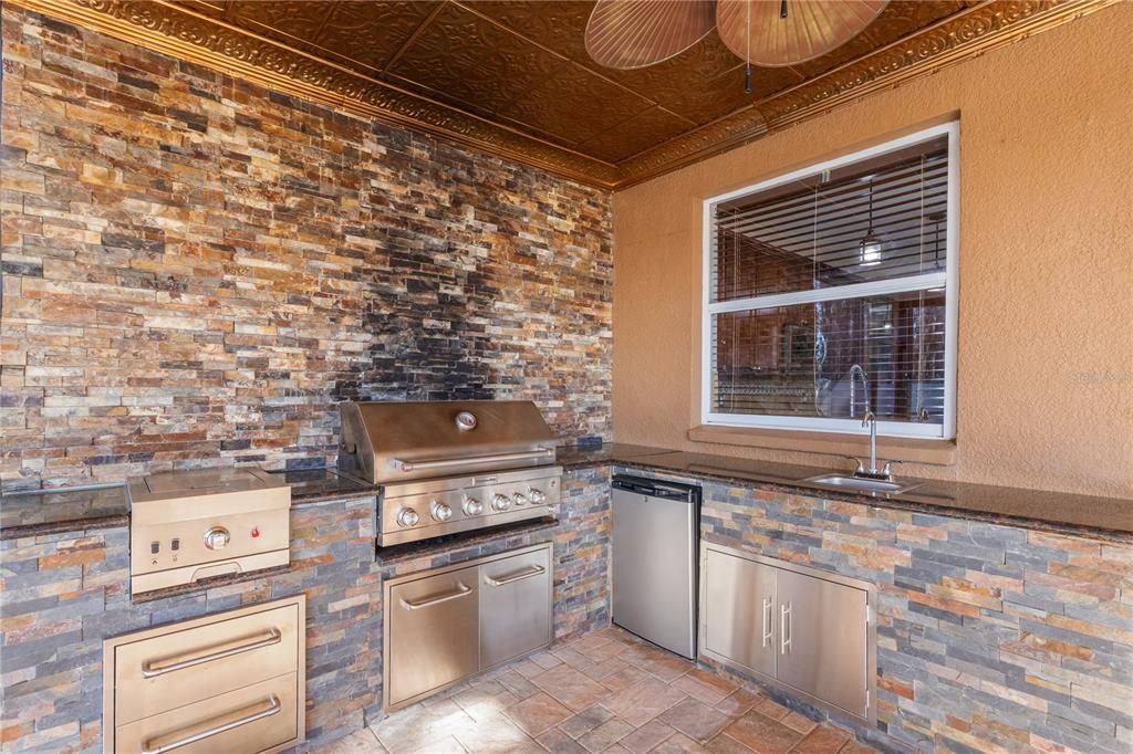 Active With Contract: $580,000 (4 beds, 2 baths, 2539 Square Feet)