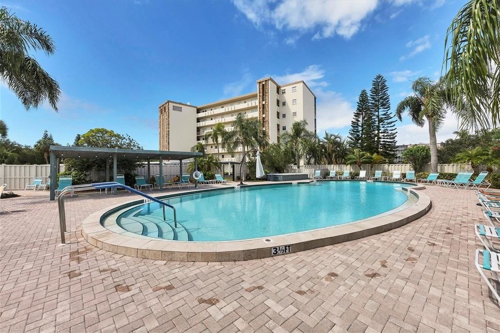 Activo con contrato: $104,500 (1 camas, 1 baños, 765 Pies cuadrados)