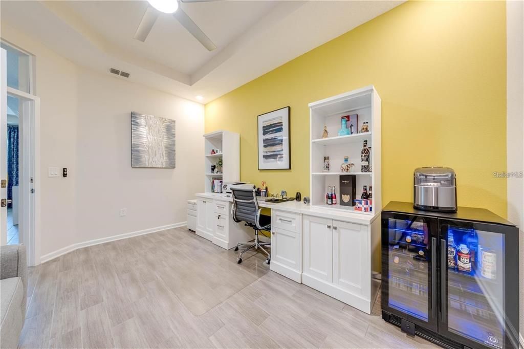 合同活跃: $3,000 (3 贝兹, 2 浴室, 2434 平方英尺)