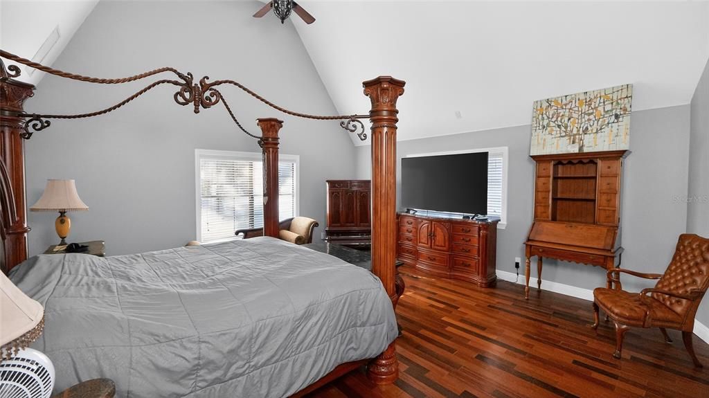 For Sale: $3,250,000 (5 beds, 7 baths, 7673 Square Feet)