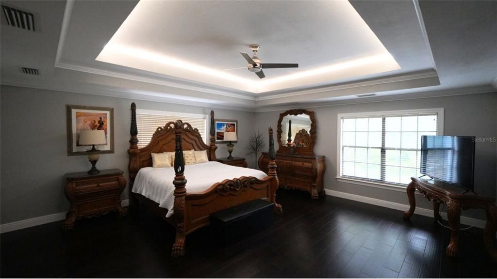 For Sale: $3,250,000 (5 beds, 7 baths, 7673 Square Feet)