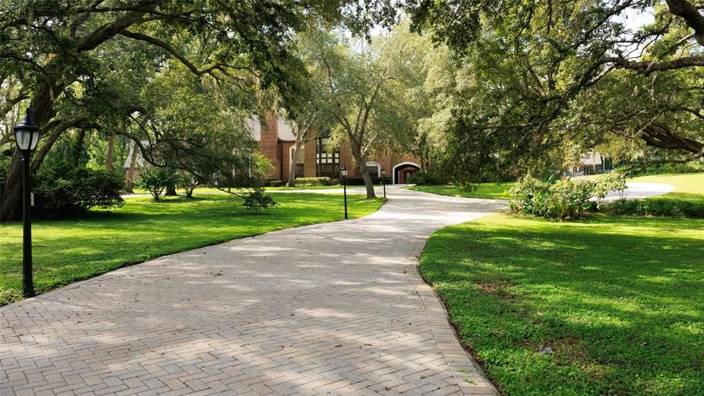 For Sale: $3,250,000 (5 beds, 7 baths, 7673 Square Feet)
