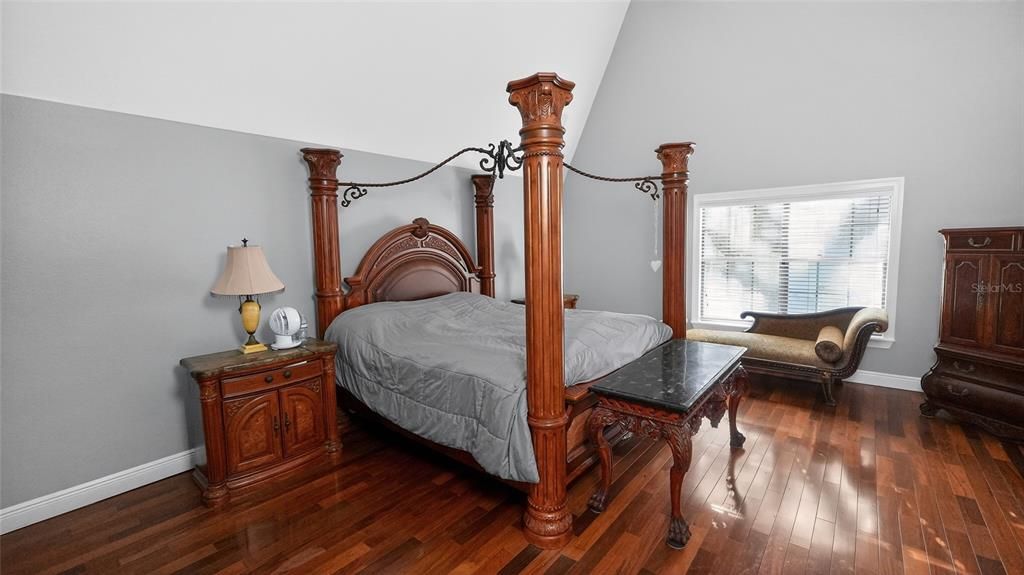 For Sale: $3,250,000 (5 beds, 7 baths, 7673 Square Feet)