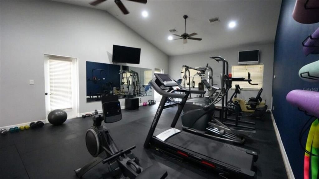 For Sale: $3,250,000 (5 beds, 7 baths, 7673 Square Feet)
