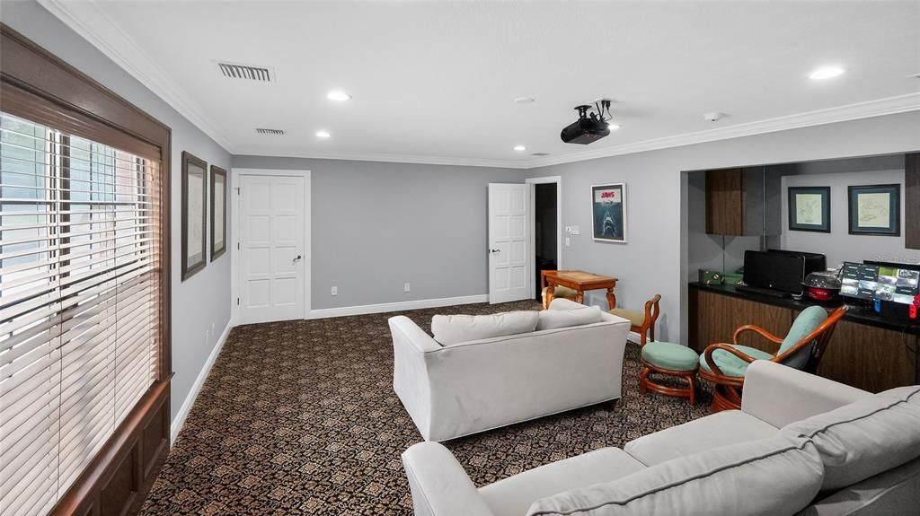 For Sale: $3,250,000 (5 beds, 7 baths, 7673 Square Feet)
