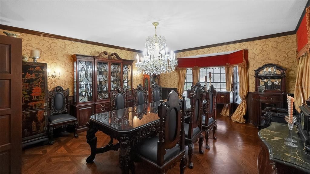 For Sale: $3,250,000 (5 beds, 7 baths, 7673 Square Feet)