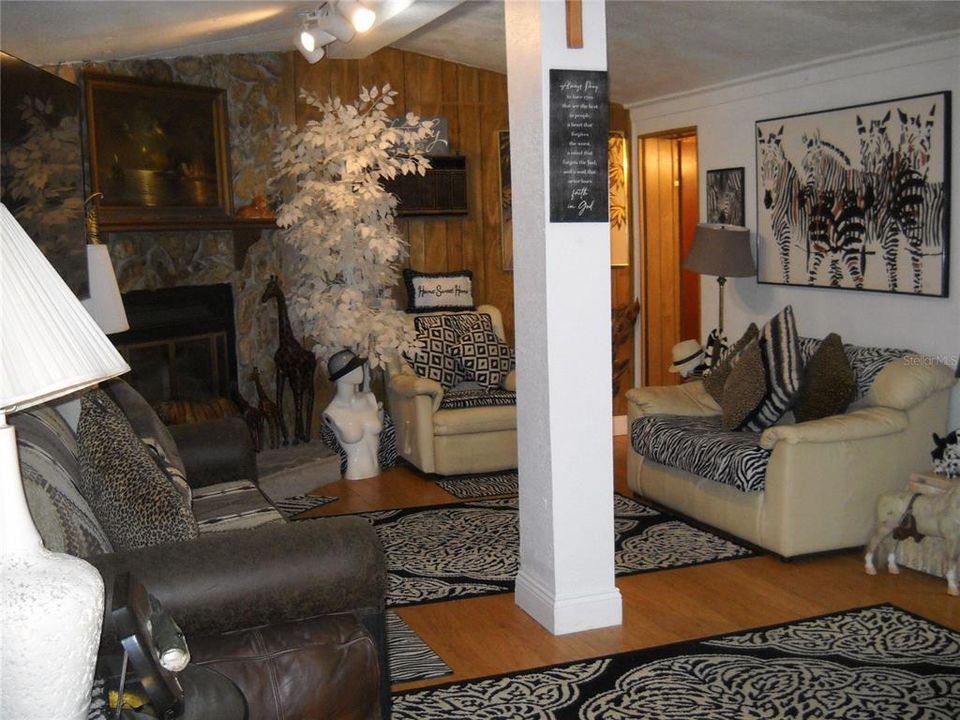 На продажу: $375,000 (5 спален, 4 ванн, 2849 Квадратных фут)