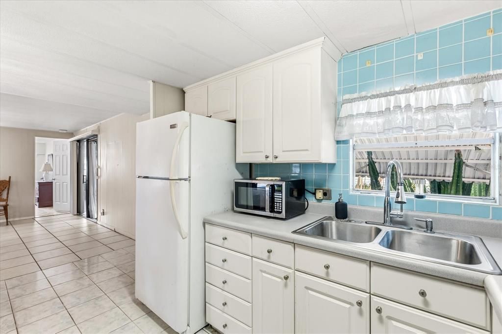 На продажу: $90,000 (2 спален, 2 ванн, 965 Квадратных фут)