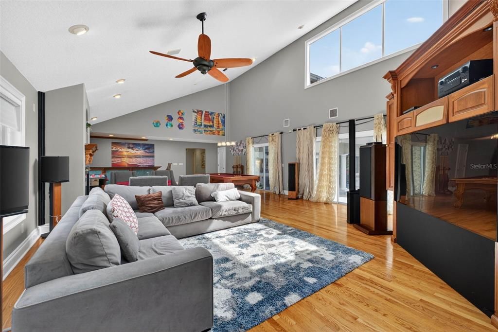 For Sale: $1,400,000 (5 beds, 5 baths, 6348 Square Feet)