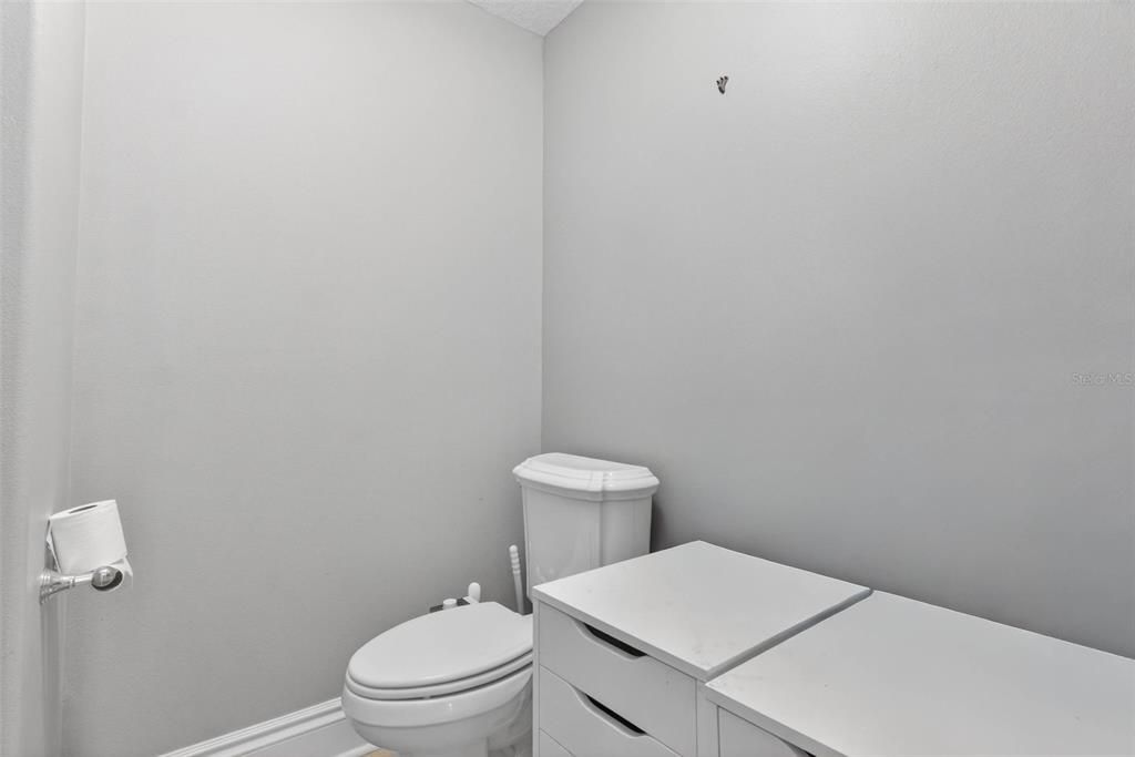 For Sale: $1,400,000 (5 beds, 5 baths, 6348 Square Feet)