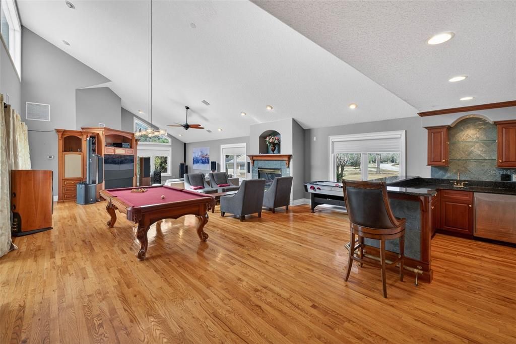 For Sale: $1,400,000 (5 beds, 5 baths, 6348 Square Feet)