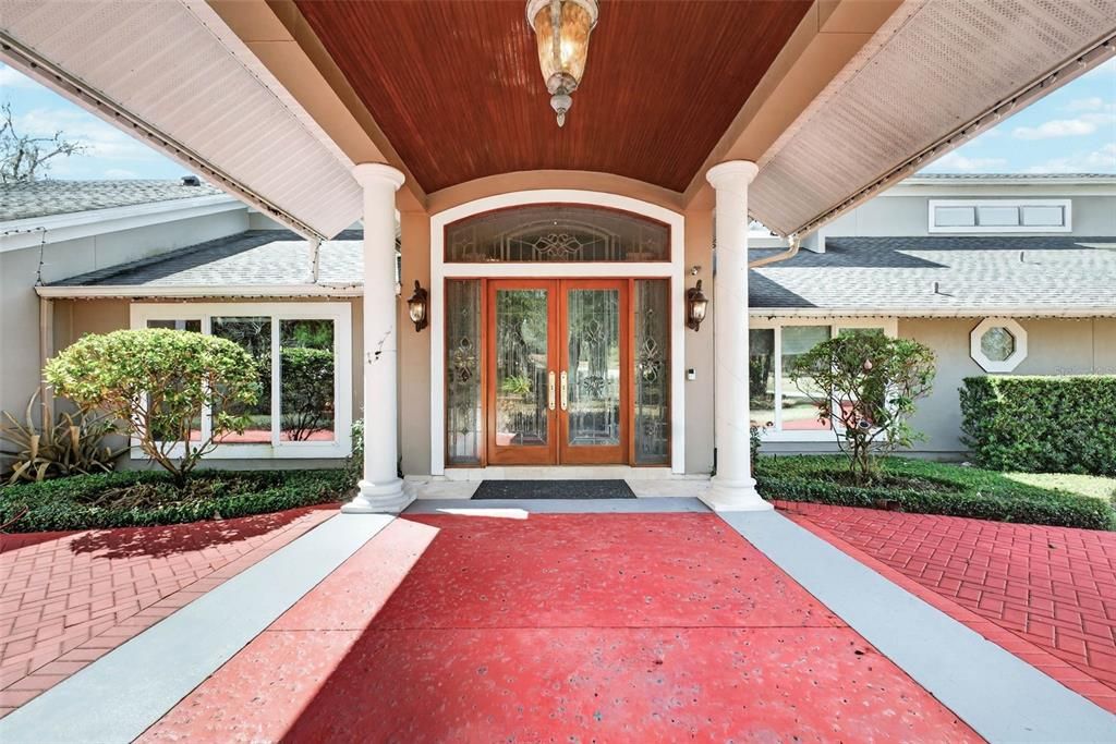 For Sale: $1,400,000 (5 beds, 5 baths, 6348 Square Feet)