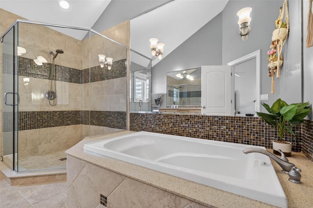 For Sale: $1,400,000 (5 beds, 5 baths, 6348 Square Feet)