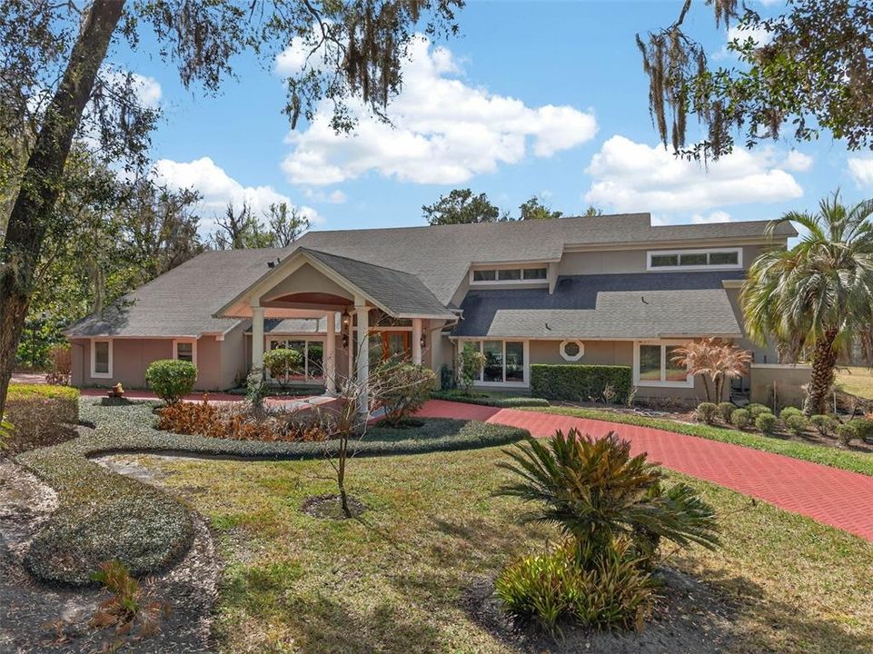 For Sale: $1,400,000 (5 beds, 5 baths, 6348 Square Feet)