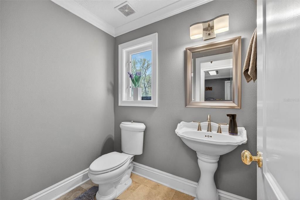 For Sale: $1,400,000 (5 beds, 5 baths, 6348 Square Feet)