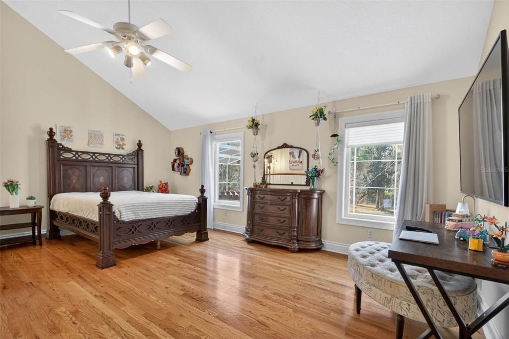 For Sale: $1,400,000 (5 beds, 5 baths, 6348 Square Feet)