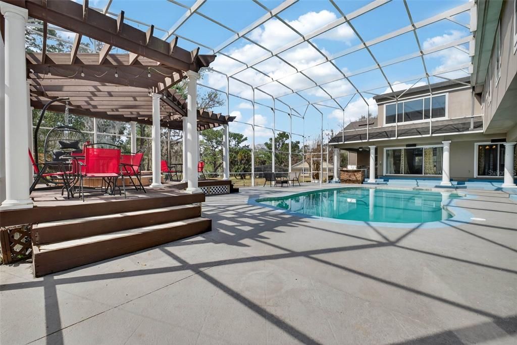 For Sale: $1,400,000 (5 beds, 5 baths, 6348 Square Feet)
