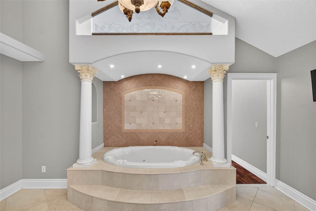 For Sale: $1,400,000 (5 beds, 5 baths, 6348 Square Feet)