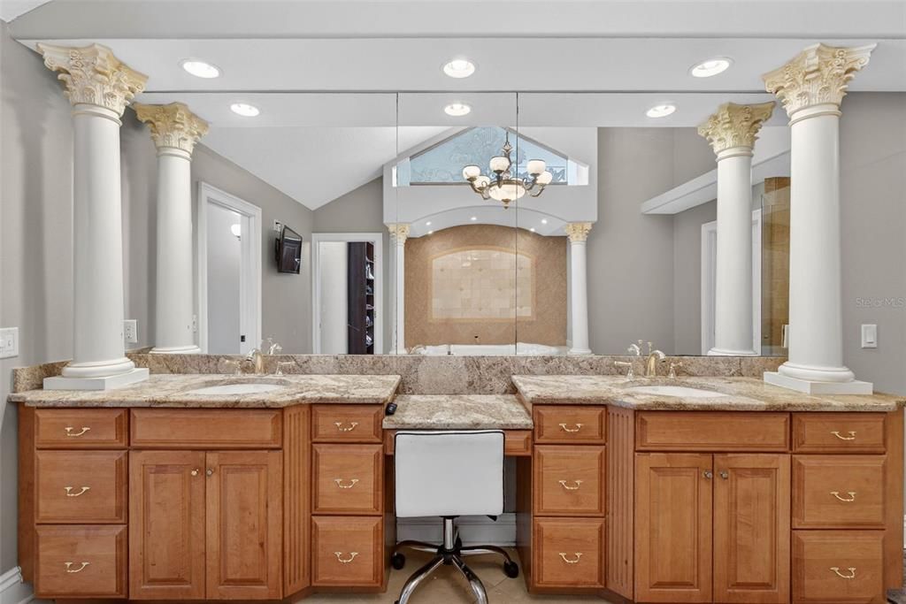 For Sale: $1,400,000 (5 beds, 5 baths, 6348 Square Feet)