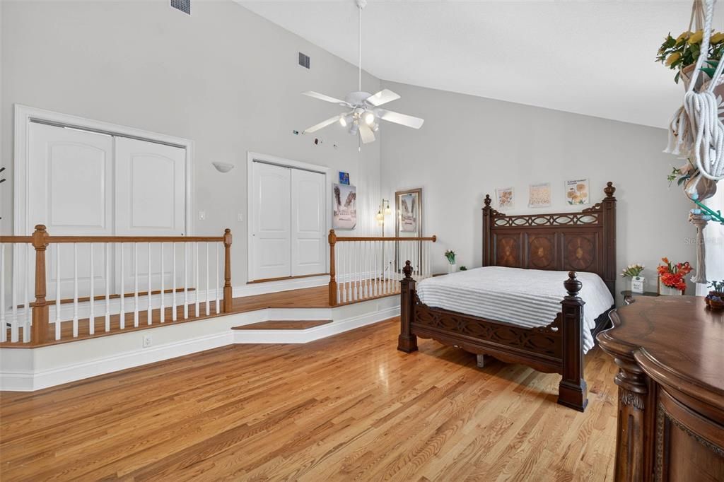 For Sale: $1,400,000 (5 beds, 5 baths, 6348 Square Feet)