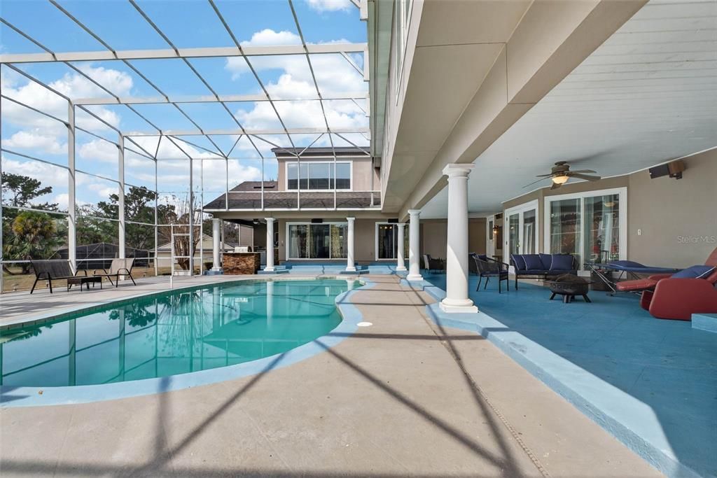 For Sale: $1,400,000 (5 beds, 5 baths, 6348 Square Feet)