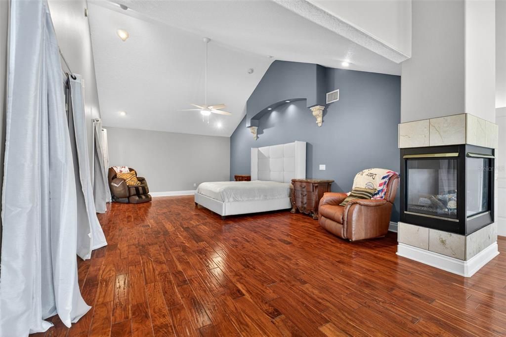 For Sale: $1,400,000 (5 beds, 5 baths, 6348 Square Feet)
