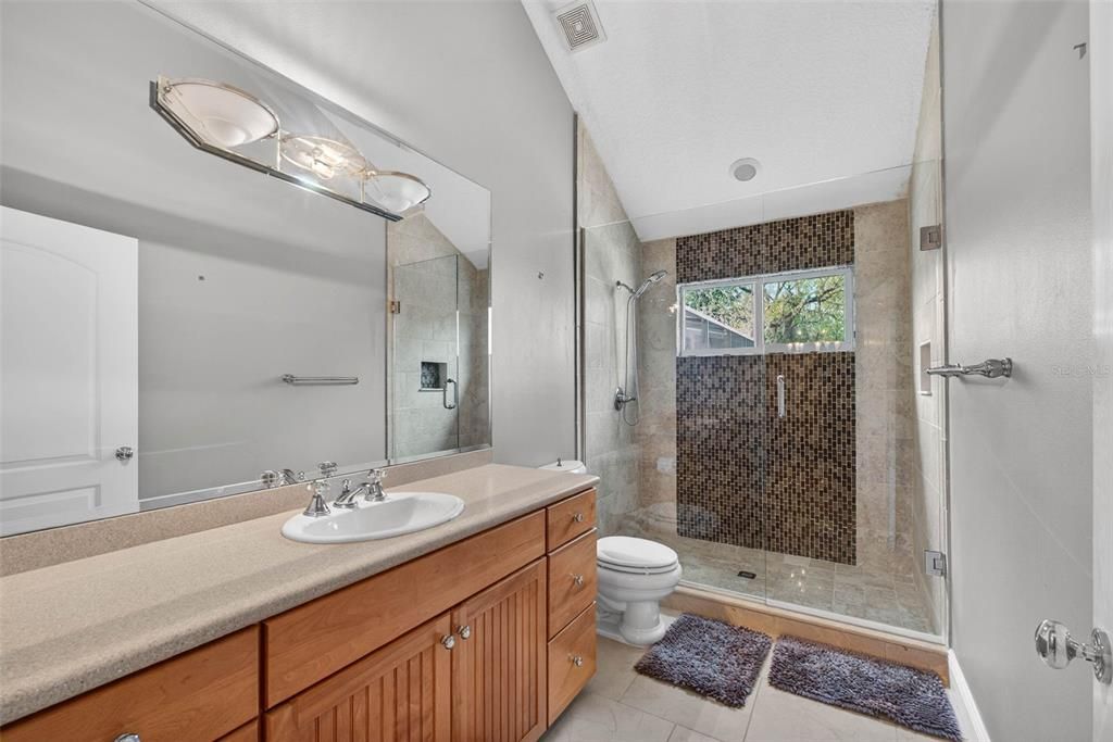 For Sale: $1,400,000 (5 beds, 5 baths, 6348 Square Feet)