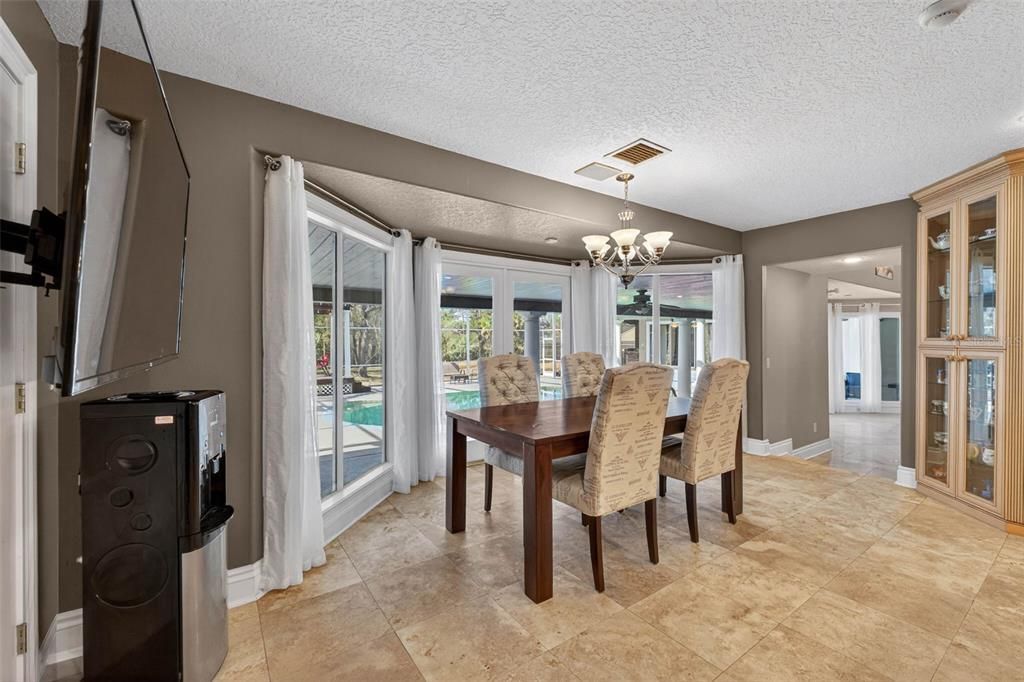 For Sale: $1,400,000 (5 beds, 5 baths, 6348 Square Feet)
