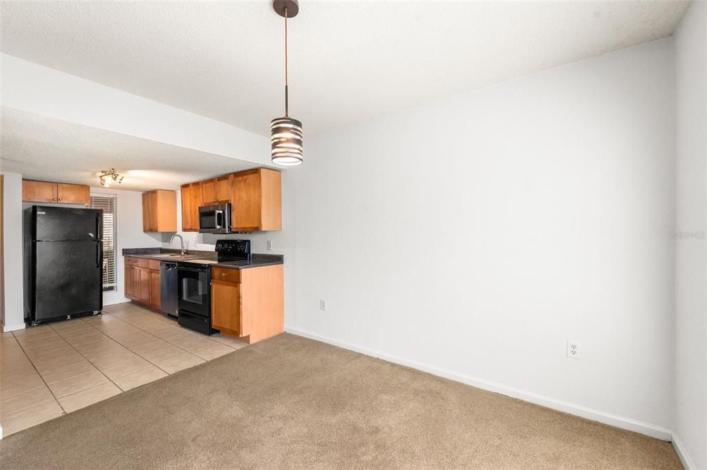 На продажу: $125,000 (3 спален, 2 ванн, 1278 Квадратных фут)