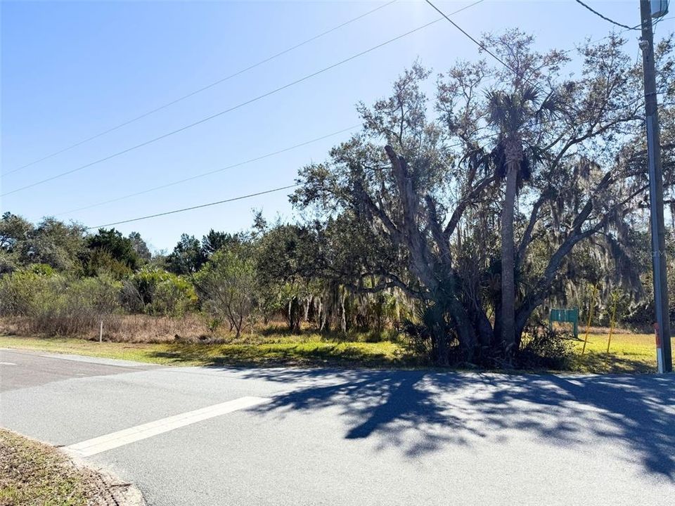 待售: $265,000 (0.40 acres)