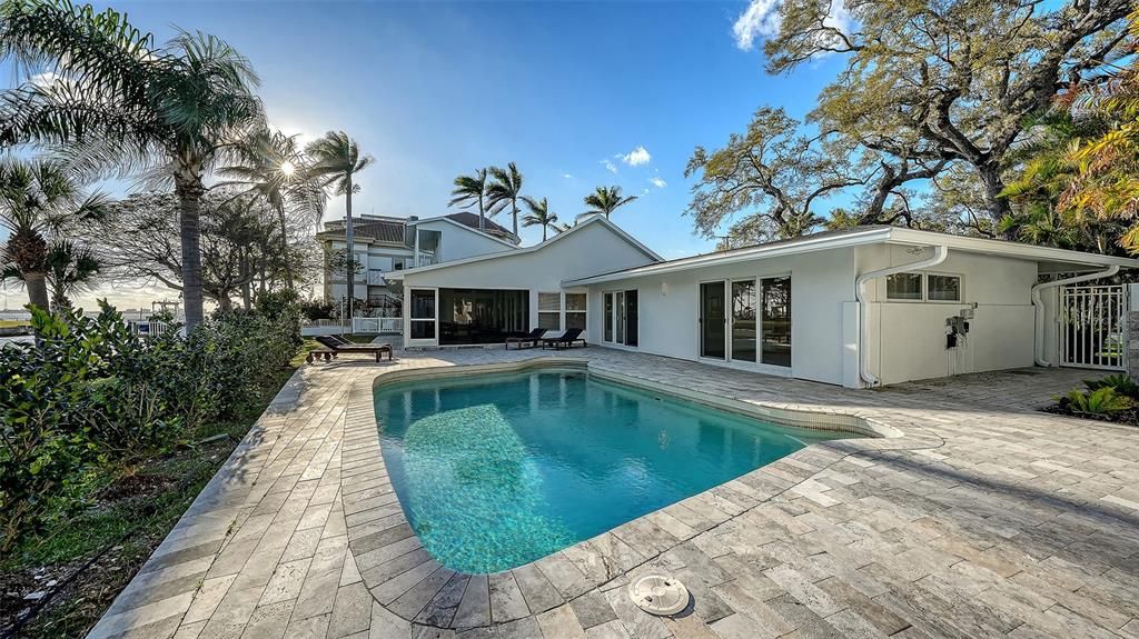 For Sale: $2,950,000 (4 beds, 4 baths, 2689 Square Feet)