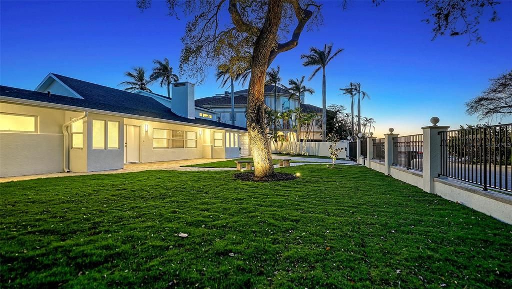 For Sale: $2,950,000 (4 beds, 4 baths, 2689 Square Feet)
