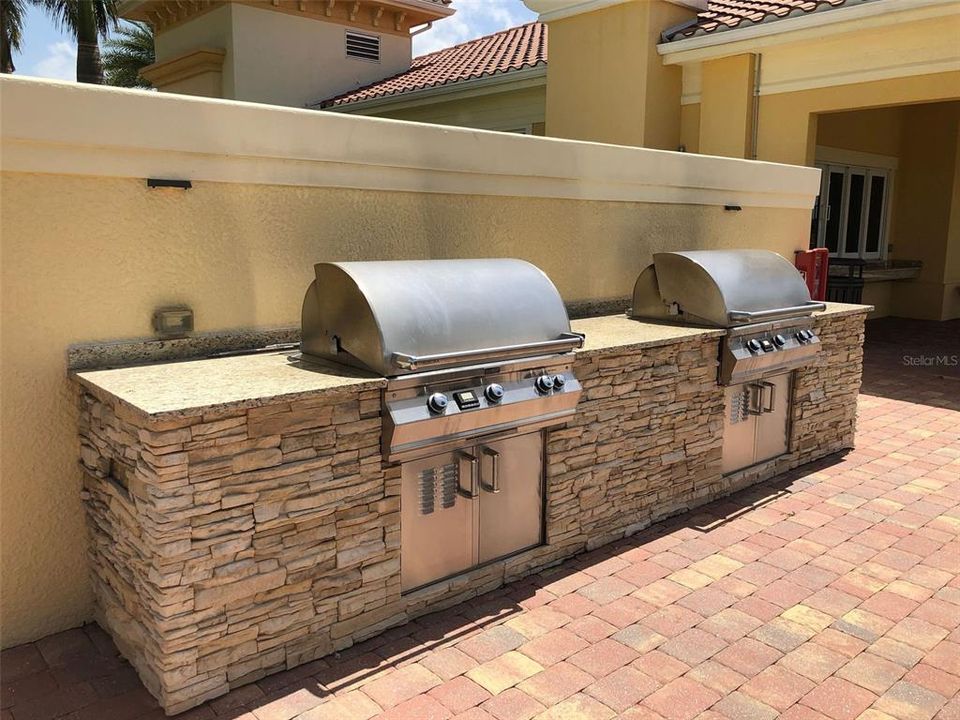 Под контрактом: $434,900 (2 спален, 2 ванн, 1611 Квадратных фут)