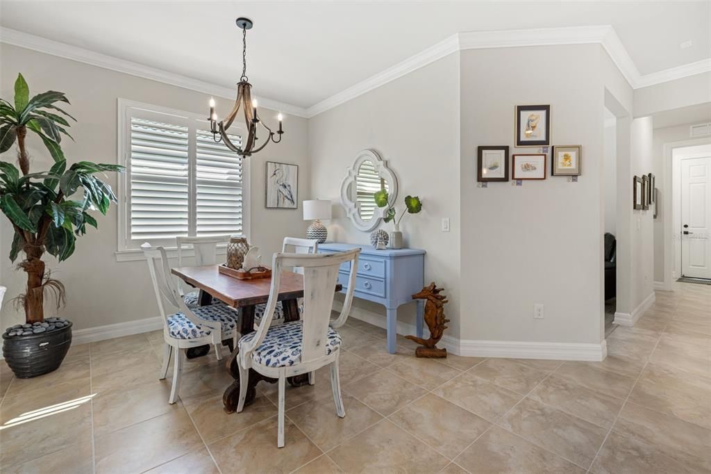 Под контрактом: $434,900 (2 спален, 2 ванн, 1611 Квадратных фут)