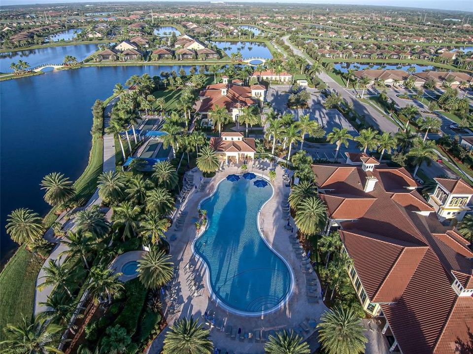 Под контрактом: $434,900 (2 спален, 2 ванн, 1611 Квадратных фут)