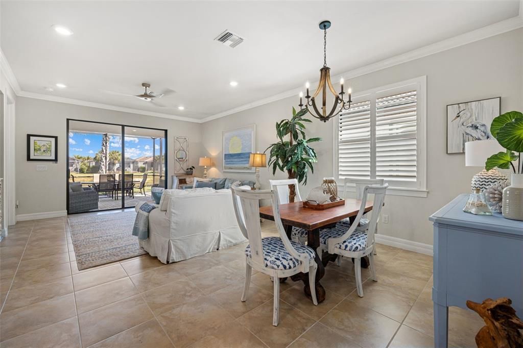 Под контрактом: $434,900 (2 спален, 2 ванн, 1611 Квадратных фут)