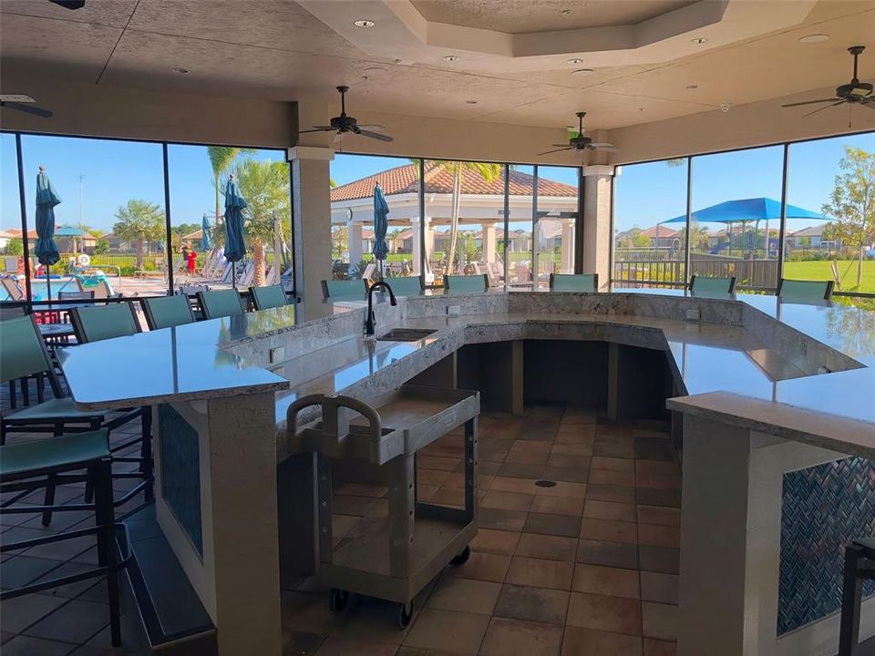 Под контрактом: $434,900 (2 спален, 2 ванн, 1611 Квадратных фут)