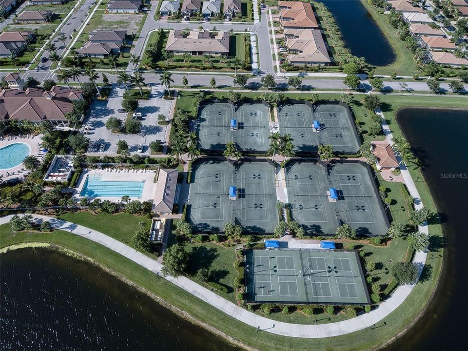 Под контрактом: $434,900 (2 спален, 2 ванн, 1611 Квадратных фут)